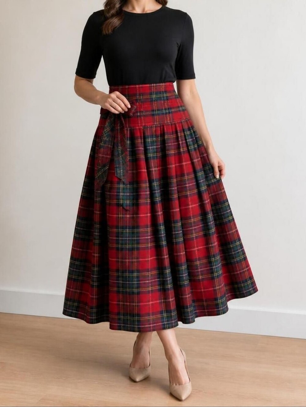 Talbots Skirt, Size 18W, Red & Green Stewart Plaid, Pleats, Tie Belt